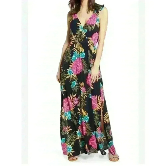 Billabong Dresses & Skirts - Billabong Floral Maxi Vneck. Size Medium. Tropical, vacation Dress.